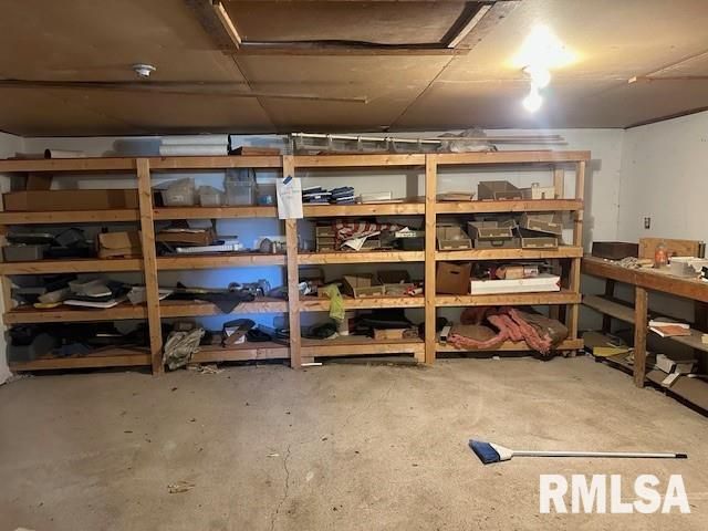 1120 E PARK Street, Taylorville, IL 62568