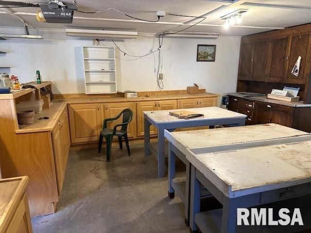 1120 E PARK Street, Taylorville, IL 62568