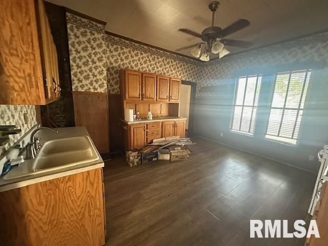 1120 E PARK Street, Taylorville, IL 62568