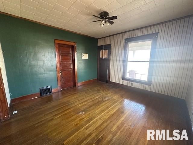 1120 E PARK Street, Taylorville, IL 62568