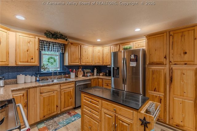 114 N Arthur Drive, Charleston, WV 25387