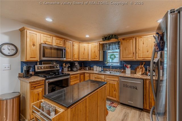 114 N Arthur Drive, Charleston, WV 25387