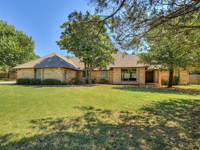 2809 Summit Drive, Edmond, OK 73034