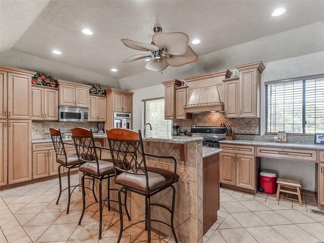 2809 Summit Drive, Edmond, OK 73034