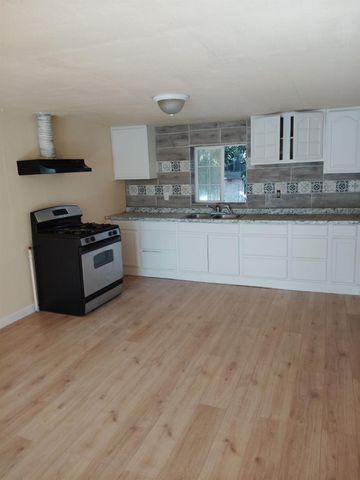 217 Rio Grande Ave, Modesto, CA 95351
