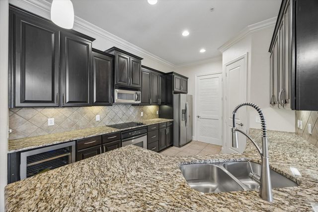 2120 Kipling Street 207, Houston, TX 77098