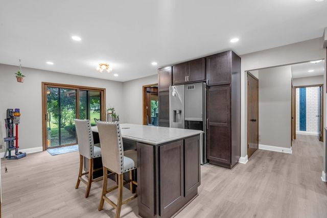 8430 Carriage Green Drive, Darien, IL 60561