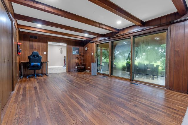 8430 Carriage Green Drive, Darien, IL 60561