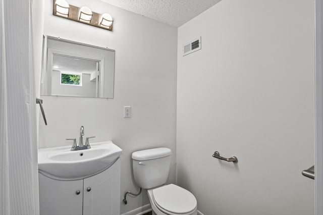 21135 Quinn Street NW, Oak Grove, MN 55011