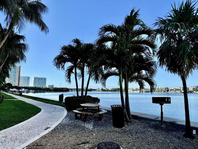 17125 N Bay Road 3102, Sunny Isles Beach, FL 33160