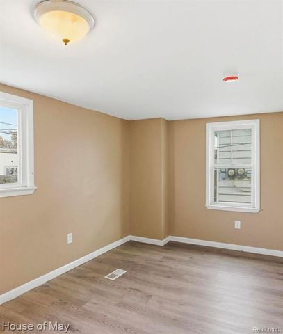 81 E Henry Street, River Rouge, MI 48218