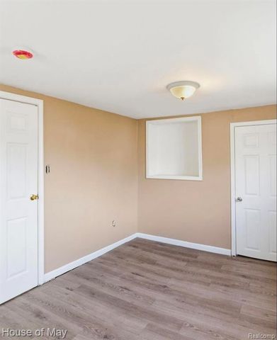 81 E Henry Street, River Rouge, MI 48218