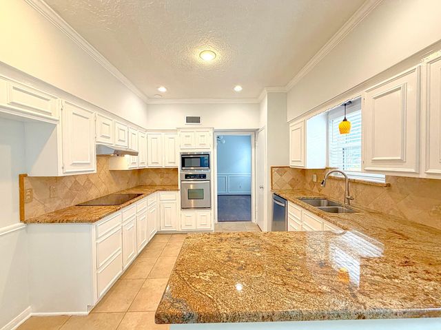 2210 Redcliff Drive, Missouri City, TX 77489