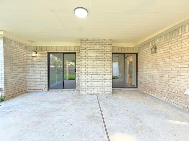 2210 Redcliff Drive, Missouri City, TX 77489