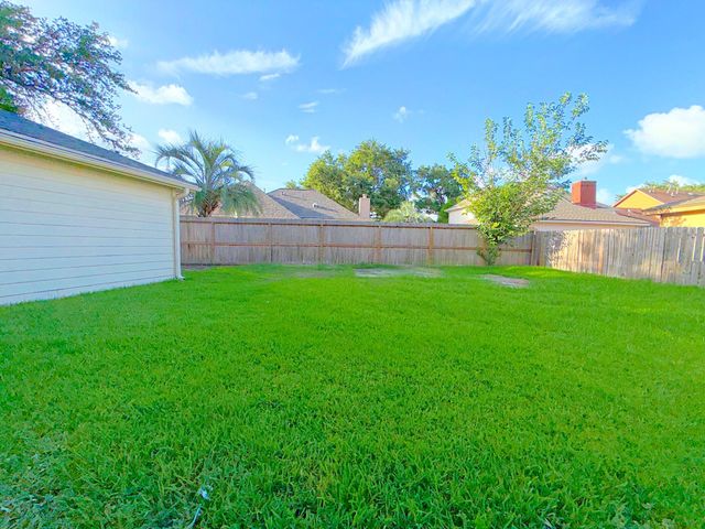 2210 Redcliff Drive, Missouri City, TX 77489