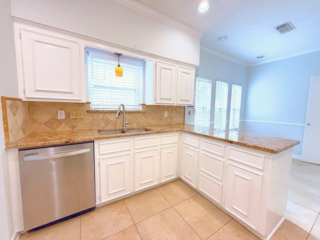 2210 Redcliff Drive, Missouri City, TX 77489