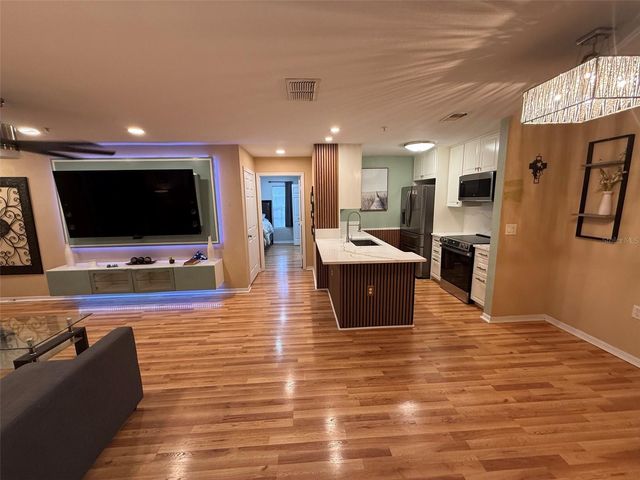 8809 MANOR LOOP 101, Lakewood Ranch, FL 34202