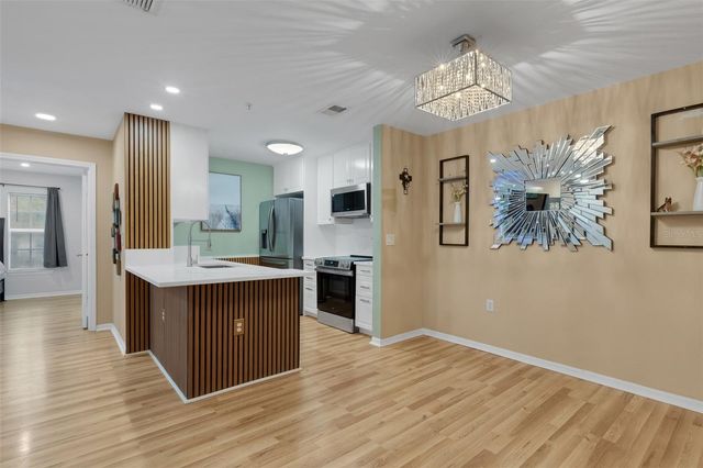 8809 MANOR LOOP 101, Lakewood Ranch, FL 34202