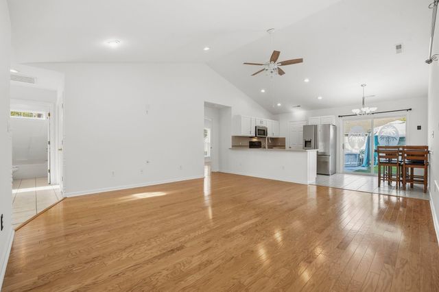 6681 Wisteria Dr., Myrtle Beach, SC 29588