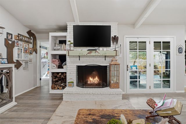 1105 Charles Street, Weatherford, TX 76086