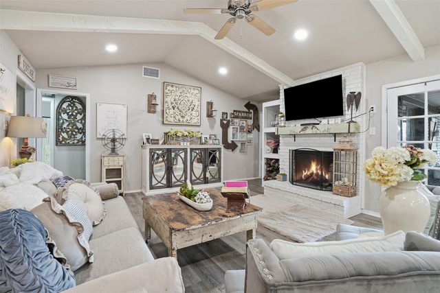 1105 Charles Street, Weatherford, TX 76086