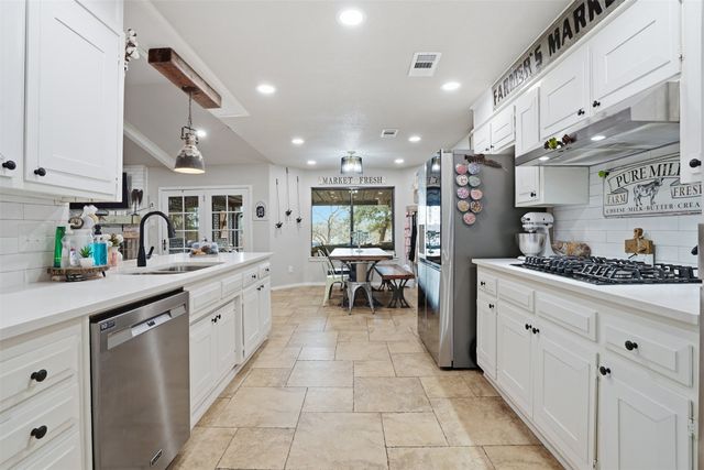 1105 Charles Street, Weatherford, TX 76086