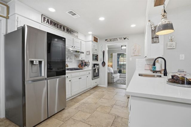 1105 Charles Street, Weatherford, TX 76086