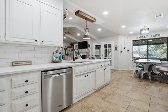 1105 Charles Street, Weatherford, TX 76086