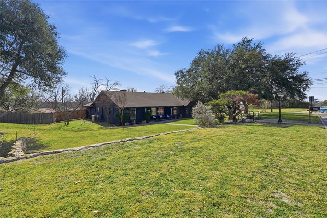 1105 Charles Street, Weatherford, TX 76086