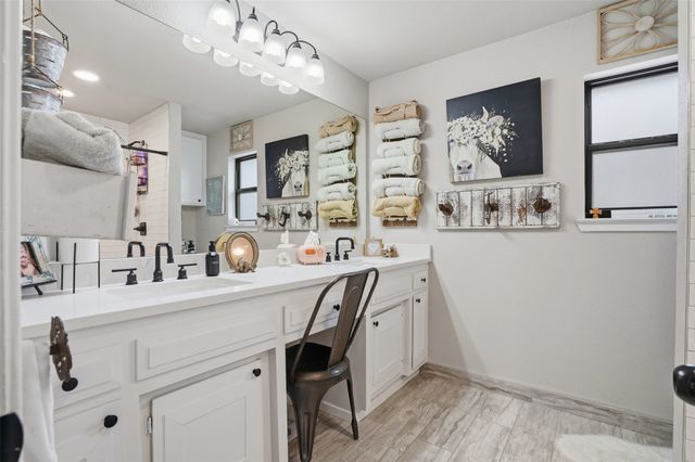 1105 Charles Street, Weatherford, TX 76086