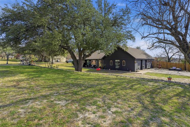 1105 Charles Street, Weatherford, TX 76086
