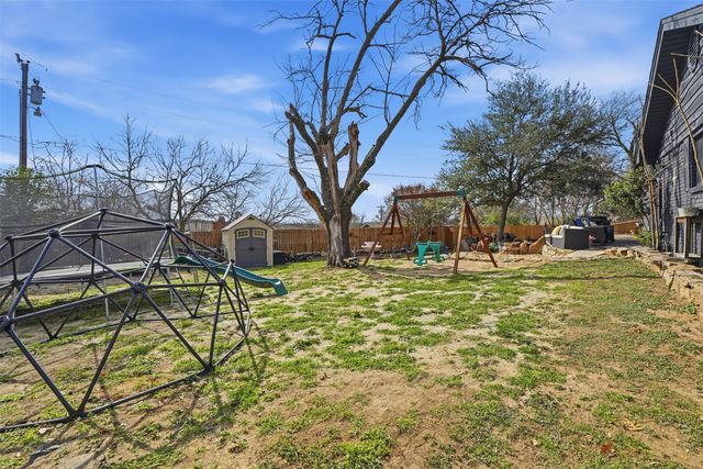 1105 Charles Street, Weatherford, TX 76086