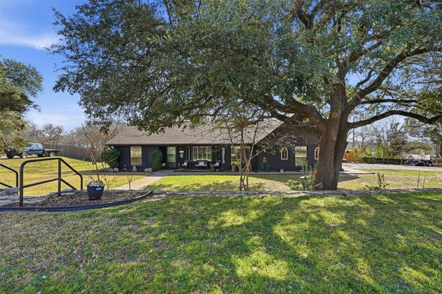 1105 Charles Street, Weatherford, TX 76086