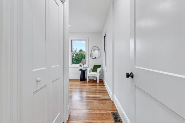 123 Mount Vernon Street 1, Newton, MA 02465
