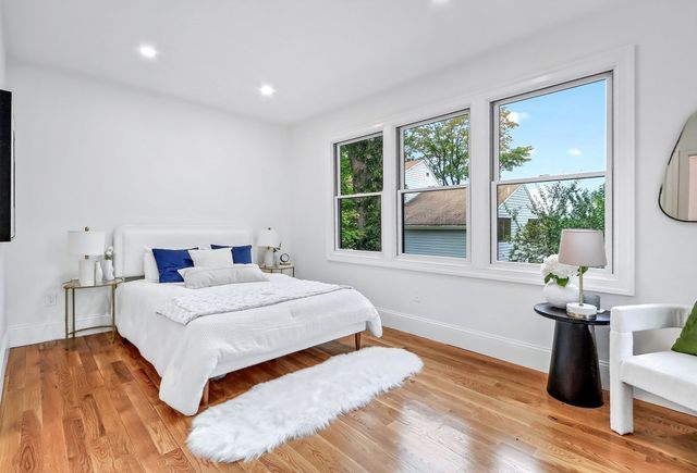 123 Mount Vernon Street 1, Newton, MA 02465