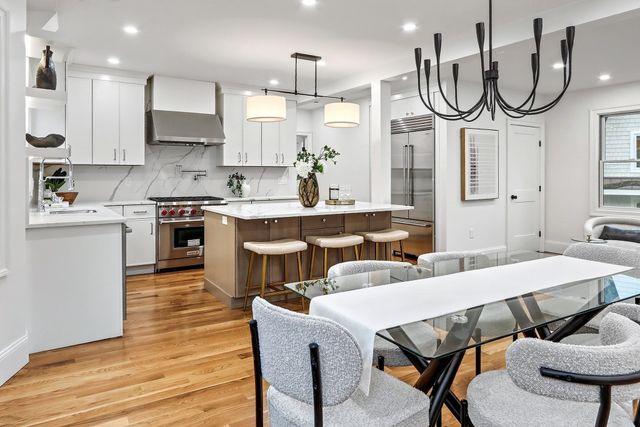 123 Mount Vernon Street 1, Newton, MA 02465