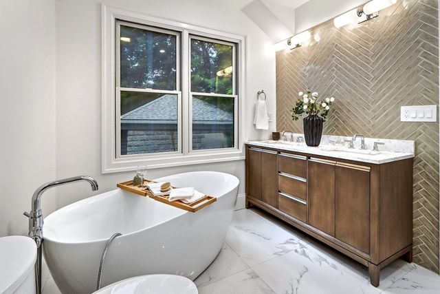 123 Mount Vernon Street 1, Newton, MA 02465