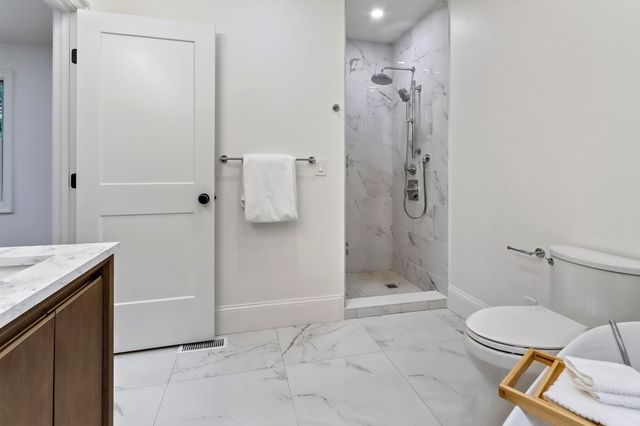 123 Mount Vernon Street 1, Newton, MA 02465