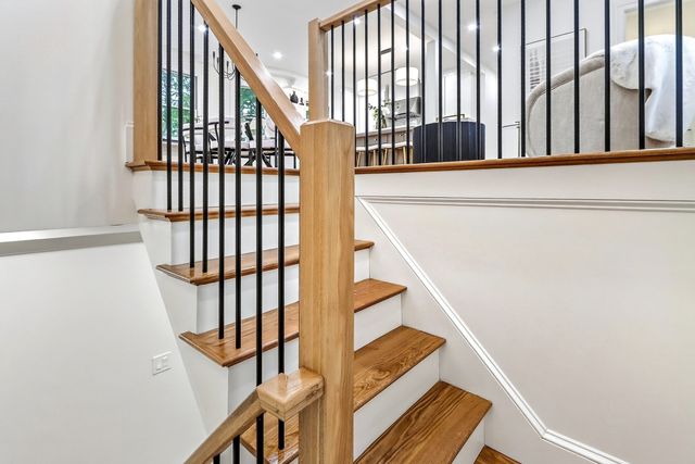 123 Mount Vernon Street 1, Newton, MA 02465