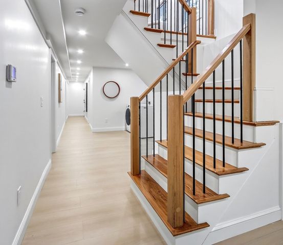 123 Mount Vernon Street 1, Newton, MA 02465