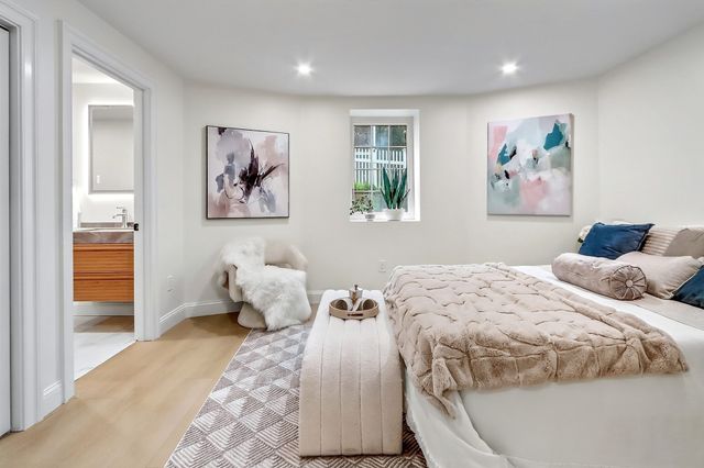 123 Mount Vernon Street 1, Newton, MA 02465