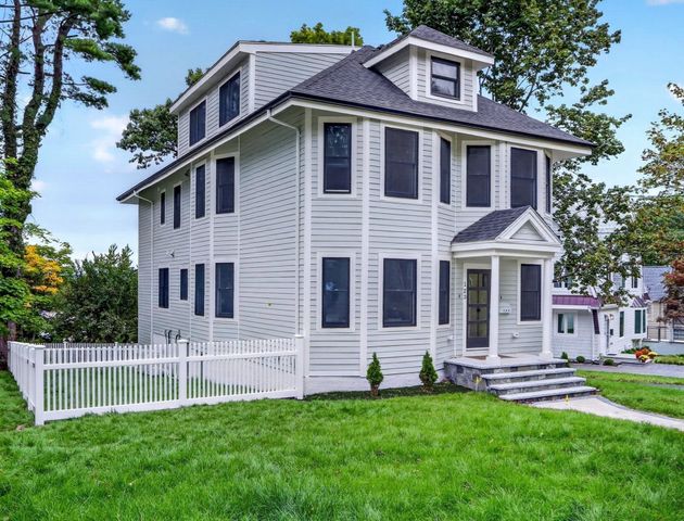 123 Mount Vernon Street 1, Newton, MA 02465
