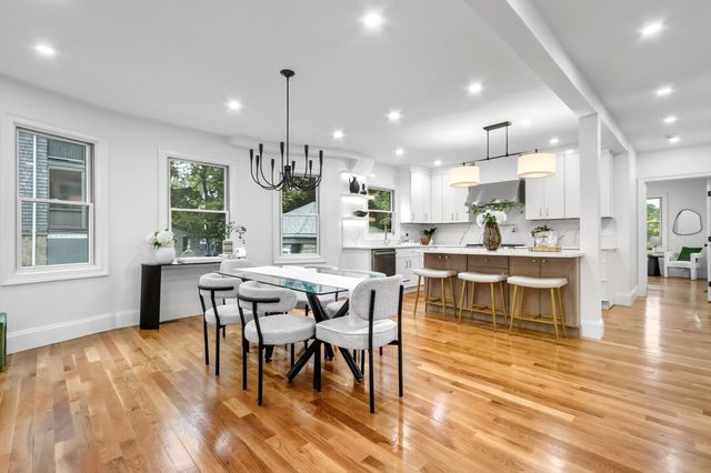 123 Mount Vernon Street 1, Newton, MA 02465