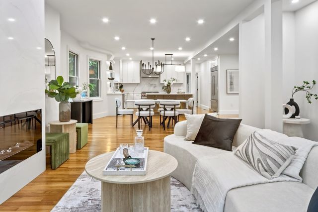 123 Mount Vernon Street 1, Newton, MA 02465
