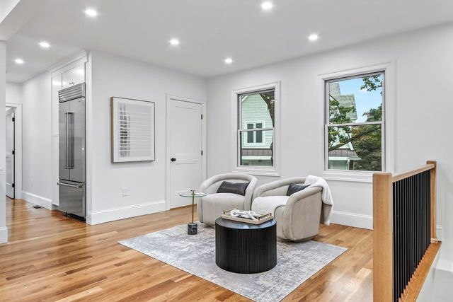 123 Mount Vernon Street 1, Newton, MA 02465