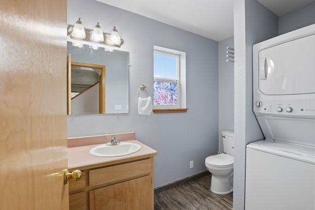 467 Tulipan Way, Talent, OR 97540