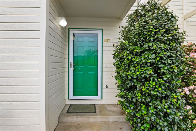 467 Tulipan Way, Talent, OR 97540