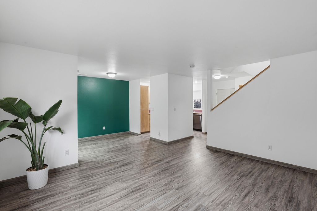 467 Tulipan Way, Talent, OR 97540