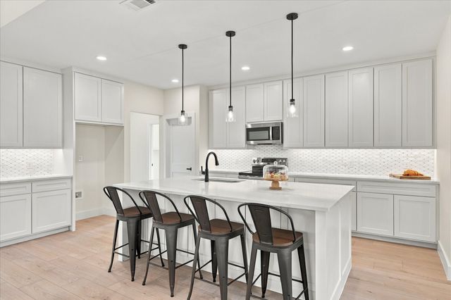 144 College Street S, Keller, TX 76248