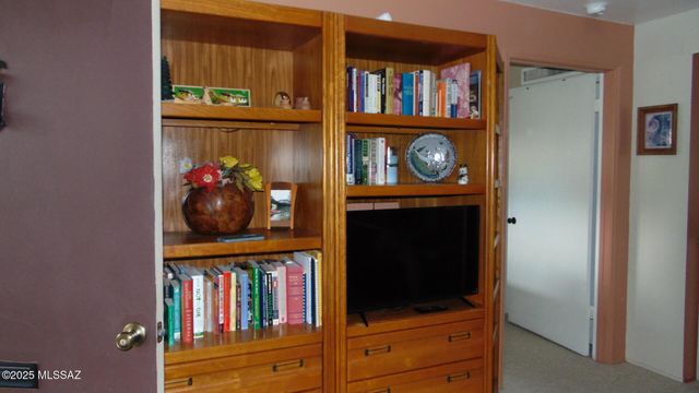 211 W Camino Manzana Unit B, Green Valley, AZ 85614